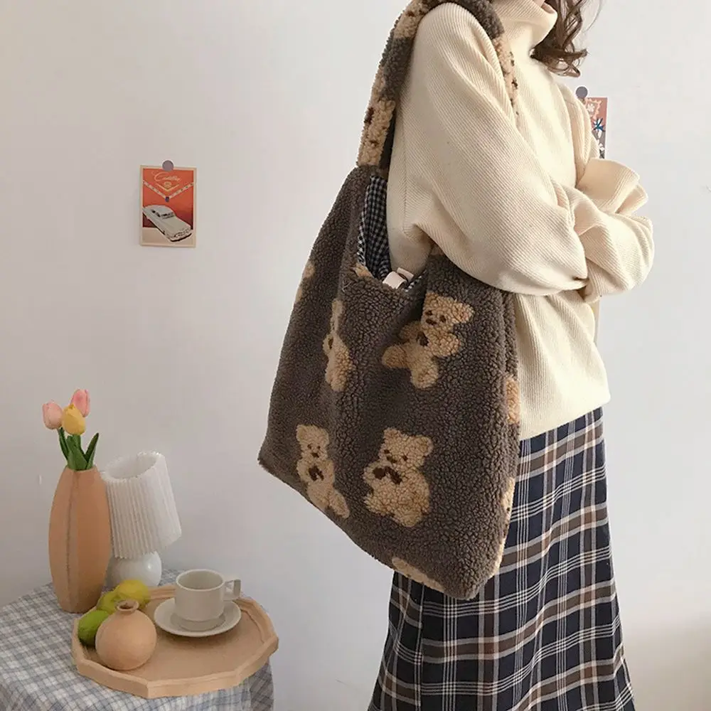 Cartoony сладък Мечка, плат в стил Ins, плюшен чанта за пазаруване, чанта за книги, женствена чанта през рамо, чантата е в корейски стил Изображение 1