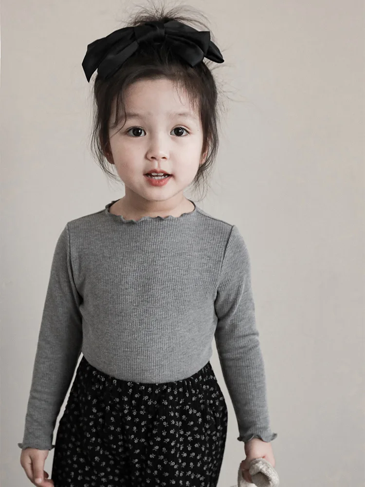 Детска долна риза в корейски стил, однотонная тениска, на новост 2023 година, пролетта и есента е мека универсален топ с дълъг ръкав за момичета Изображение 1