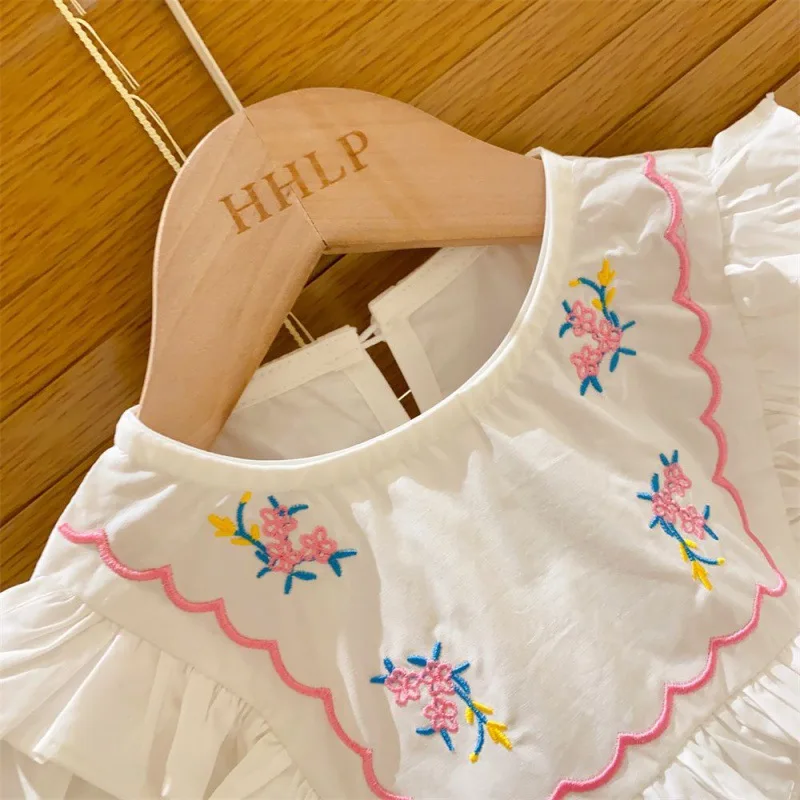 Пролетно-есенни ризи с дълги ръкави, Скъпа памучен блуза с кръгло деколте и бродерии 