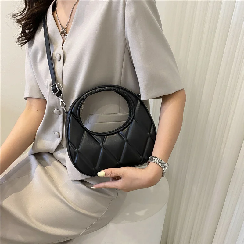 Високо качество, 2022, Нова Мода Жените Однотонная чанта във формата на Полумесец, Универсална чанта през рамо, Известен луксозен дизайнерски Cc Изображение 2