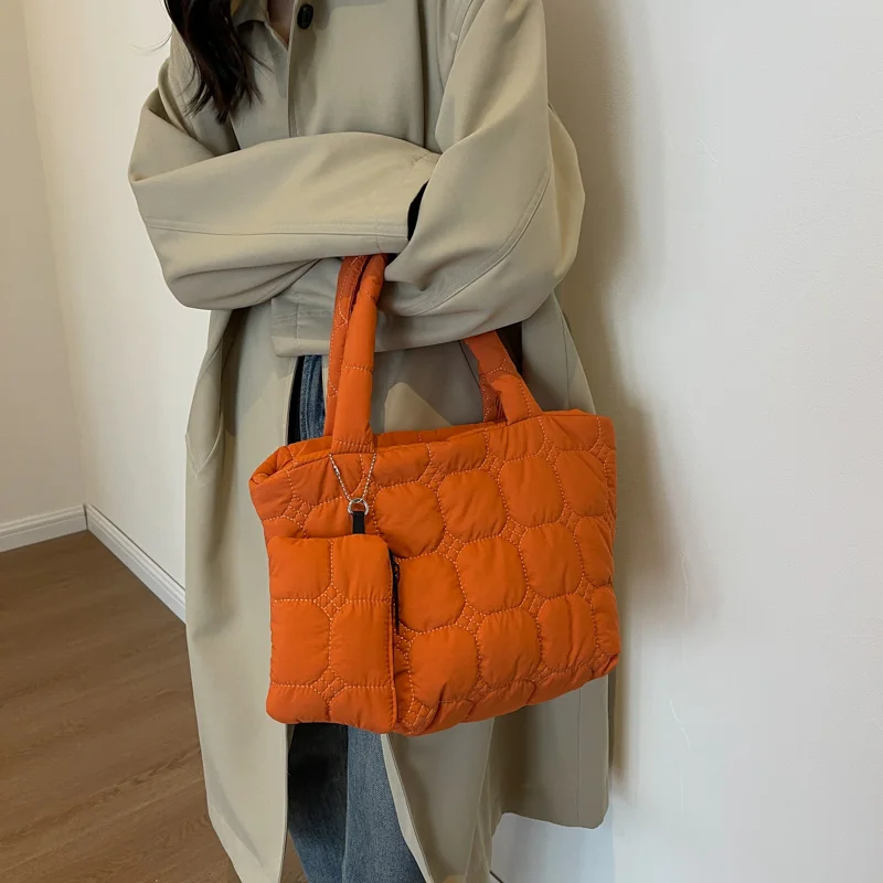 Дамски Чанта през рамо с Подплата от плат с ЛЯВАТА ръка, 2023, Корейската Модна Дизайнерска Мека Модерна Зимна Чанта и Портмоне Y2k Изображение 2