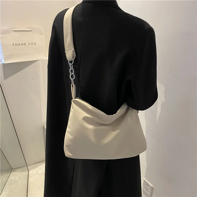 Черна чанта през рамо, жените дизайнерска чанта 2022, Найлон верига за пазаруване, Сваляща се Регулируема презрамка на чанта-месинджър Изображение 2