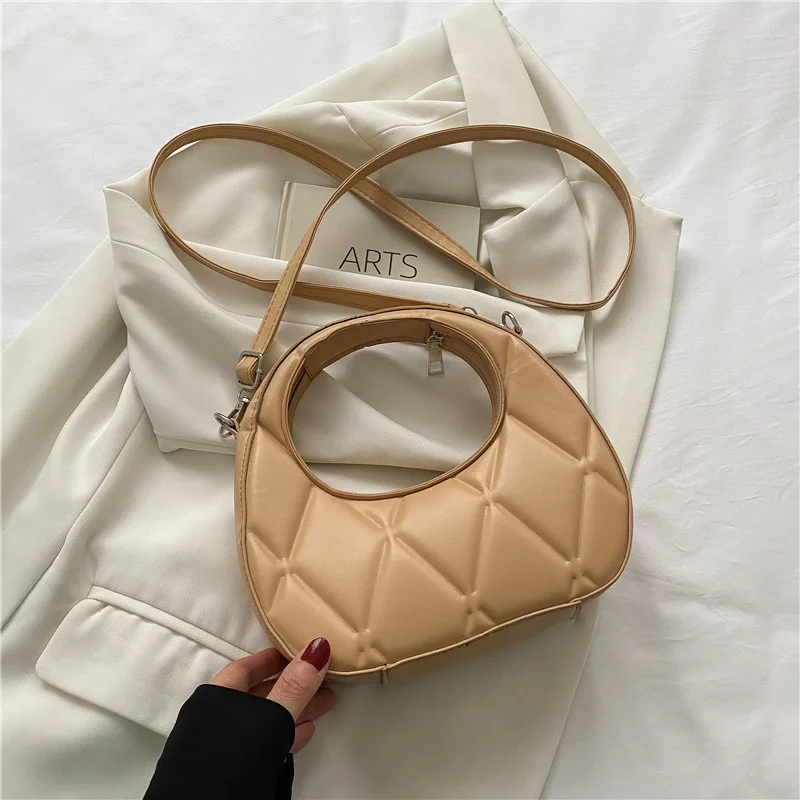 Високо качество, 2022, Нова Мода Жените Однотонная чанта във формата на Полумесец, Универсална чанта през рамо, Известен луксозен дизайнерски Cc Изображение 4