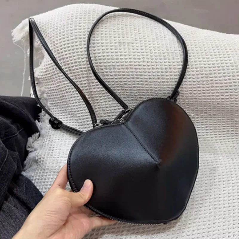 Дизайнерски Червена дамска чанта във формата на сърца, модерна чанта през рамо, лесна и универсална чанта във формата на миди Изображение 4