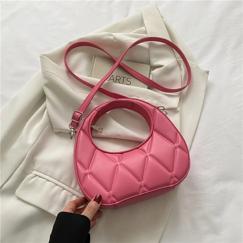 Високо качество, 2022, Нова Мода Жените Однотонная чанта във формата на Полумесец, Универсална чанта през рамо, Известен луксозен дизайнерски Cc Изображение 5
